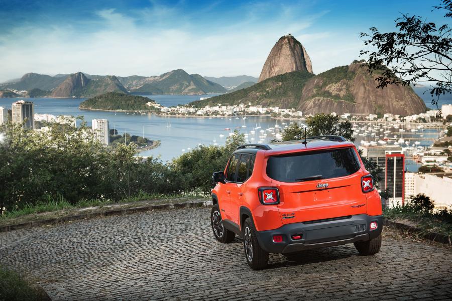  Jeep Renegade Trailhawk 2015 года  (BR) (фото 9 из 18)